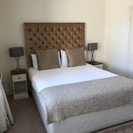 Hotel Horse & Hound 3*