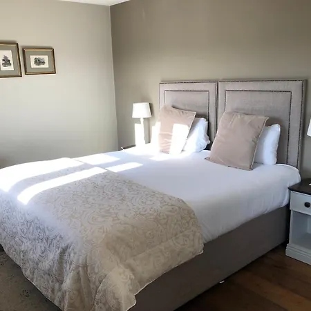 Horse & Hound 3* Delgany