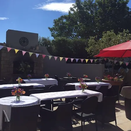 Horse & Hound Hotel