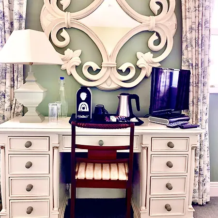 Hotell Horse & Hound Delgany