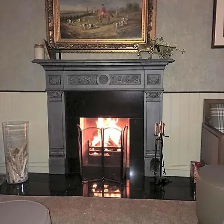 Horse & Hound Hotel