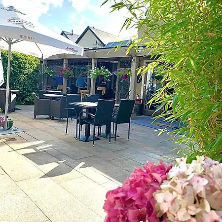 Horse & Hound Hotel