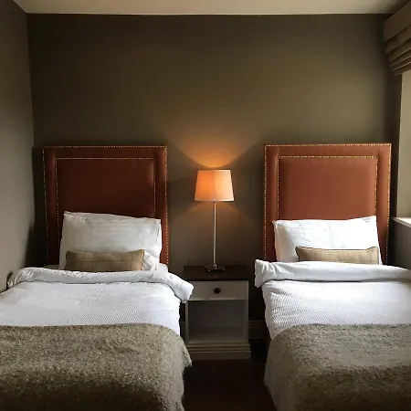Horse & Hound Hotel