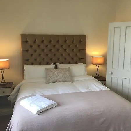 Horse & Hound Hotel 3*
